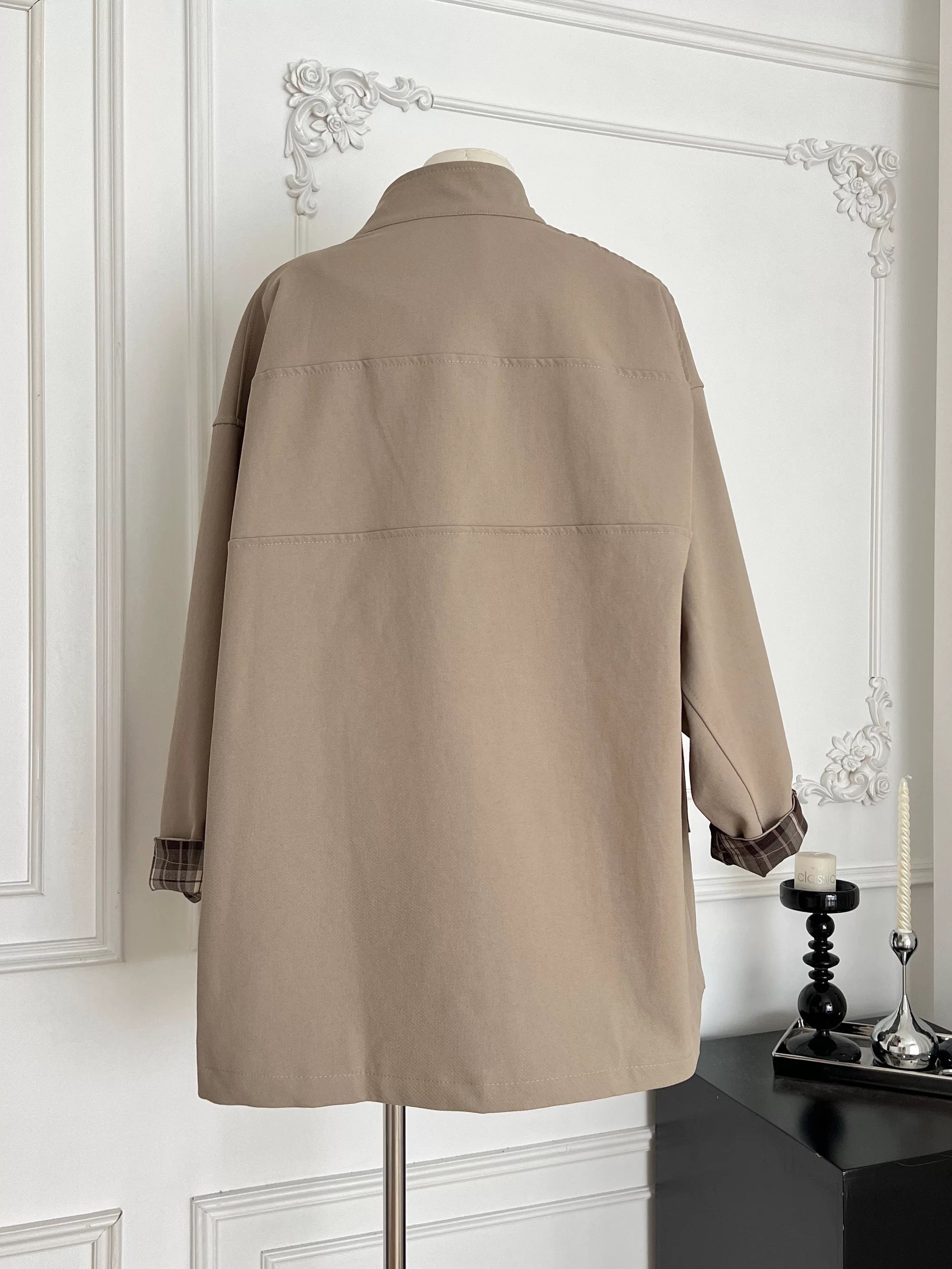 The land racing  coat COA180 images